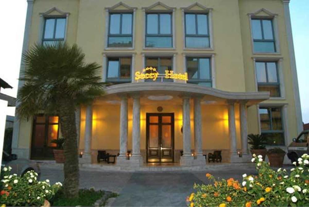 Seccy Hotel Boutique Art & Museum Fiumicino Eksteriør bilde