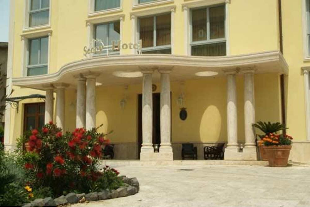 Seccy Hotel Boutique Art & Museum Fiumicino Eksteriør bilde