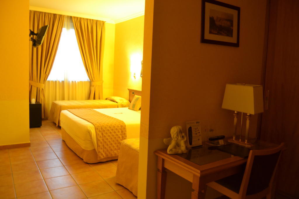 Seccy Hotel Boutique Art & Museum Fiumicino Rom bilde