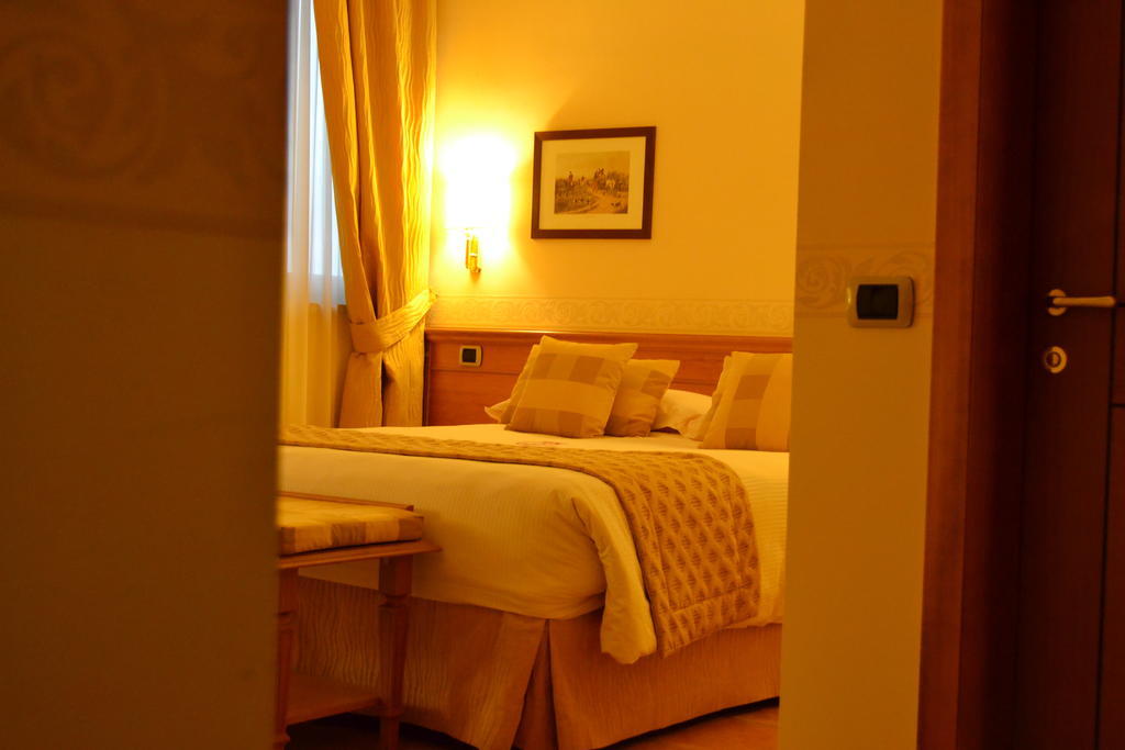 Seccy Hotel Boutique Art & Museum Fiumicino Rom bilde